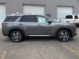 New 2025 Nissan Pathfinder Platinum image 2