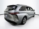 Used 2023 Toyota Sienna Platinum image 5