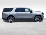 New 2026 Chevrolet Suburban High Country image 2
