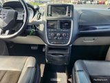 Used 2019 Dodge Grand Caravan SXT image 3