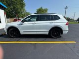 Used 2022 Volkswagen Tiguan SE R-Line image 2