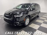 New 2025 Chrysler Pacifica Select image 1