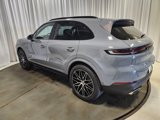 Used 2025 Porsche Cayenne image 3