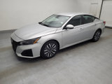 Used 2023 Nissan Altima 2.5 SV image 2