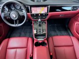 Certified 2025 Porsche Macan image 6