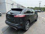 Used 2022 Ford Edge Titanium image 3