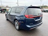 New 2025 Chrysler Pacifica Select image 3