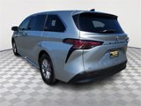 Used 2022 Toyota Sienna XLE image 5