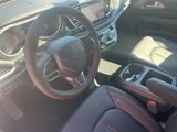 New 2025 Chrysler Pacifica Select image 3