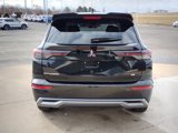 New 2025 Mitsubishi Outlander SE image 6