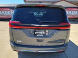 Used 2023 Chrysler Pacifica Touring-L image 6
