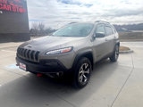 Used 2017 Jeep Cherokee Trailhawk image 2