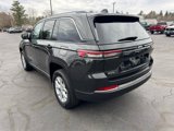 Used 2023 Jeep Grand Cherokee Limited image 3