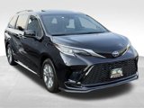 Used 2022 Toyota Sienna XSE image 3