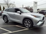 Used 2022 Toyota Highlander XLE image 2