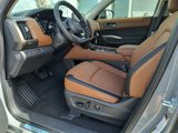 New 2025 Nissan Pathfinder Platinum image 2