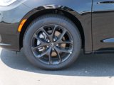 New 2025 Chrysler Pacifica Limited w/ Uconnect Theater Family Group image 4