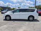 Used 2024 Chrysler Pacifica Touring-L image 6