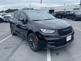New 2025 Chrysler Pacifica Select image 2