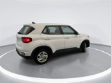 Used 2021 Hyundai Venue SE image 4