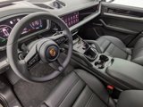 Used 2025 Porsche Cayenne Coupe image 4