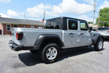Used 2023 Jeep Gladiator Sport image 3