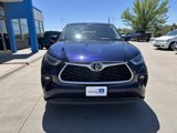 Used 2022 Toyota Highlander LE image 2