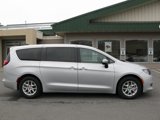 Used 2023 Chrysler Voyager LX image 3