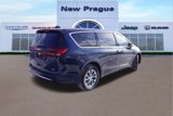 New 2025 Chrysler Pacifica Select image 3