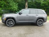 Used 2025 Jeep Grand Cherokee Limited w/ Black Appearance Package image 2