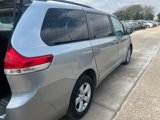 Used 2014 Toyota Sienna LE image 2