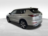 New 2025 Mitsubishi Outlander SE image 4