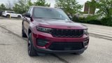 Used 2024 Jeep Grand Cherokee Altitude image 3