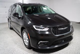 Used 2021 Chrysler Pacifica Touring-L image 5