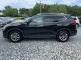 Used 2017 Nissan Rogue SV image 2