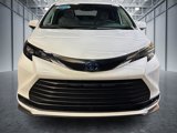 Used 2025 Toyota Sienna LE image 2