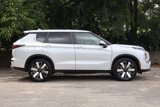 New 2025 Mitsubishi Outlander SE image 5