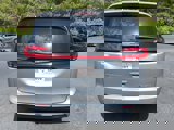 Used 2021 Chrysler Pacifica Touring-L image 6