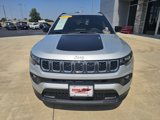 Used 2024 Jeep Compass Latitude image 3