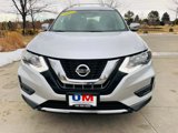 Used 2017 Nissan Rogue SV image 2