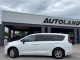 Used 2024 Chrysler Pacifica Touring-L image 2