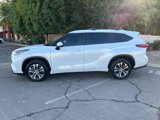 Used 2023 Toyota Highlander XLE image 5