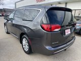 Used 2017 Chrysler Pacifica Touring-L image 3