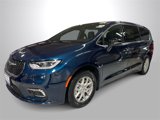 New 2025 Chrysler Pacifica Select image 4