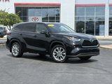 Used 2023 Toyota Highlander Limited image 2