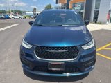 Used 2023 Chrysler Pacifica Limited w/ S Appearance Package image 2