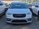 Used 2023 Chrysler Pacifica Touring-L image 3