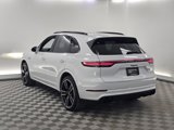 Used 2023 Porsche Cayenne E-Hybrid image 3