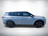 New 2025 Mitsubishi Outlander SE image 2