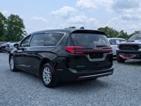 Used 2023 Chrysler Pacifica Touring-L image 4